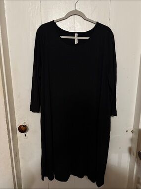 Zenana Outfitters Black Long Sleeve Shift Dress